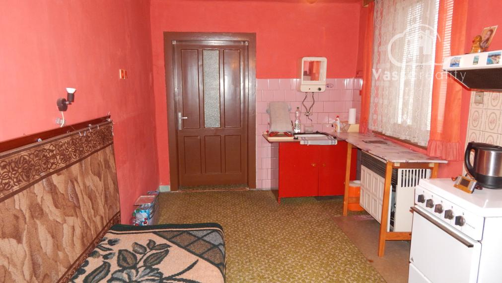 Na predaj 3 izbový dom v Kravanoch nad Dunajom s garážou .