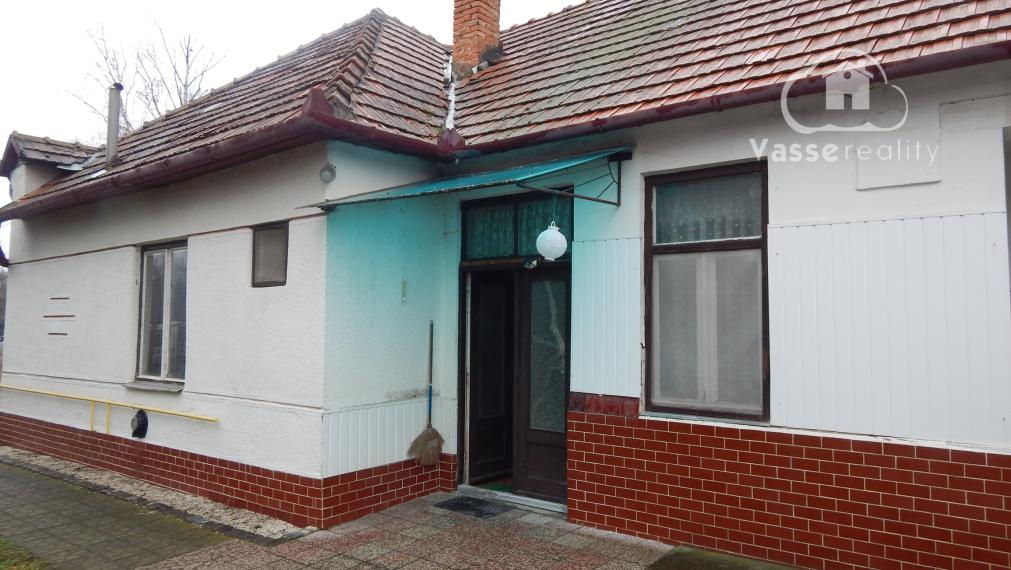 Na predaj 3 izbový dom v Kravanoch nad Dunajom s garážou .