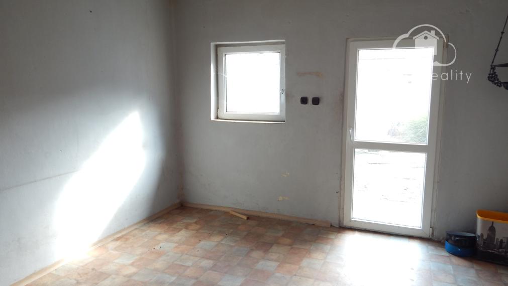 Na predaj 3 izbový rodinný dom v Strekove .