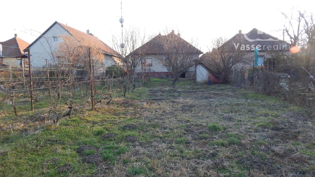 Na predaj 3 izbový rodinný dom v Šuranoch.