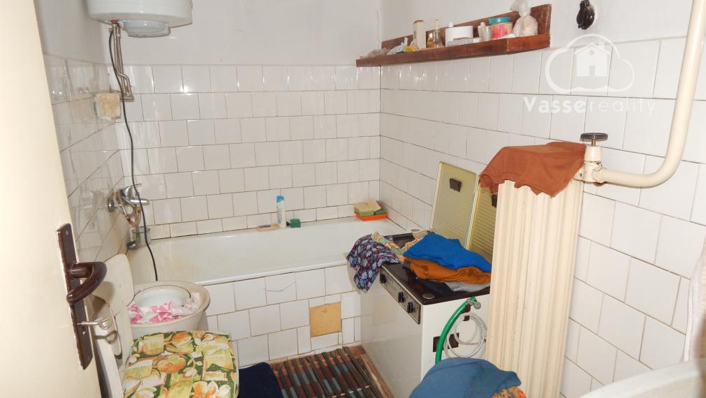 Na predaj 2 izbový  tehlový rodinný dom v Pribete, 18 km od Nových Zámkov.