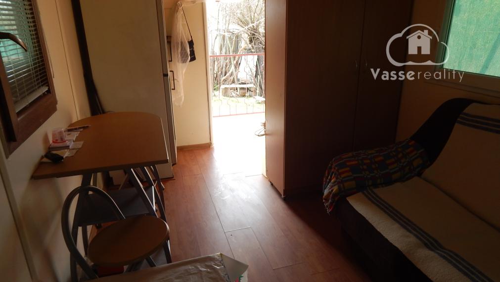 Vaša súkromná oáza pokoja: Zariadená chata s prístupom k rieke pri Martovciach .