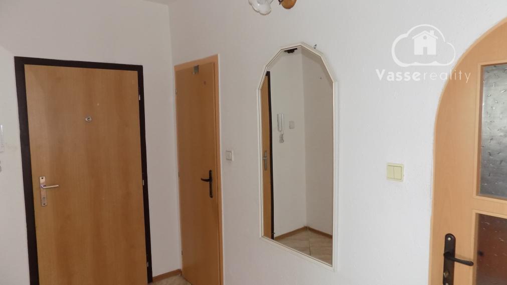 Priestranný 3-izbový byt s balkonom a výhľadom na rieku – Nové Zámky