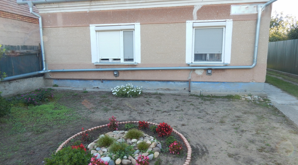 Na predaj 3 izbový rodinný dom v Imeli, len 3km od kúpaliska v Nesvadoch.