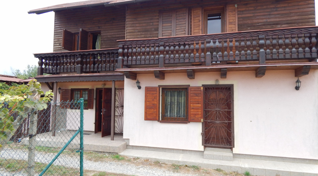 Chata vhodná na celoročné bývanie v Trávnici pri Podhájskej .