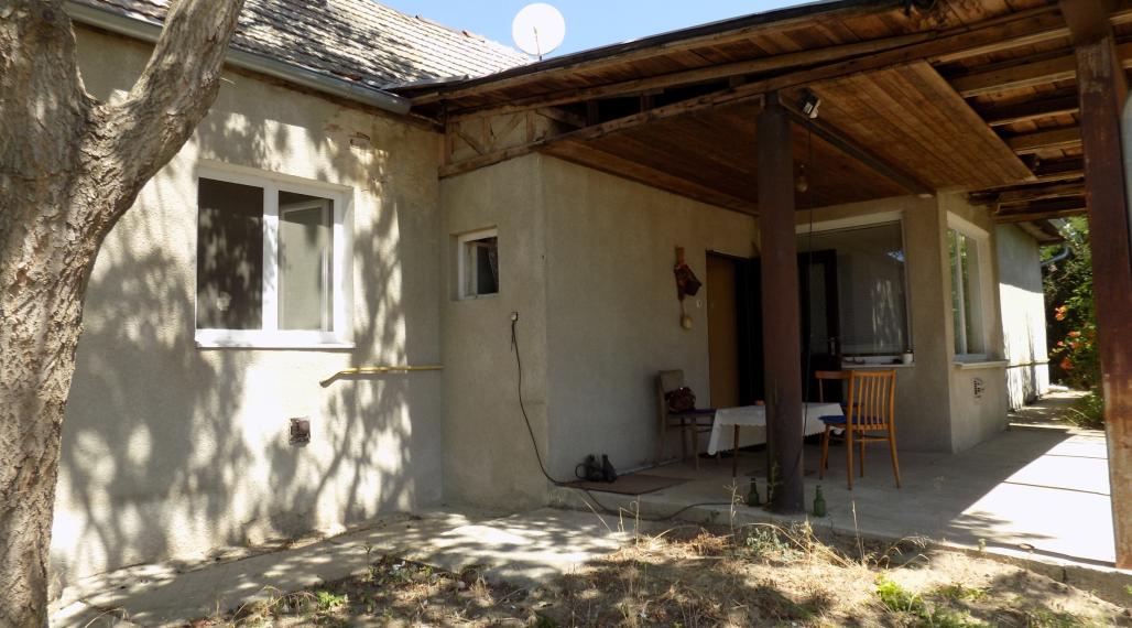 Na predaj zachovalý 3 izb. dom v Rúbani pri Štúrove .