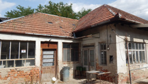 Na predaj  4.izb .dom - chalupa v Brutoch - pozemok 741 m2. - fotografia 1