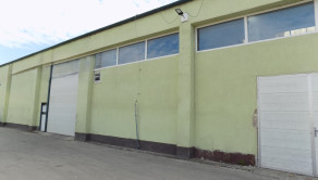 NA PREDAJ: Kompletne prenajatý priemyselný areál (3 857 m²) – Nové Zámky - fotografia 1