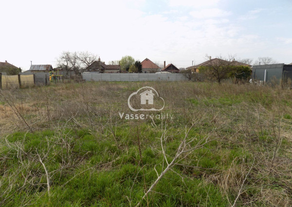 Len u nás ! Pozemok na stavbu domu v Andovciach -  1124 m2 .