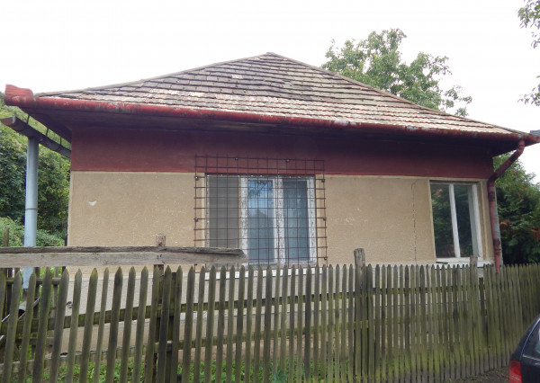 Na predaj 3 izbový vidiecky dom, vhodný aj ako chalupa v Dubníku .