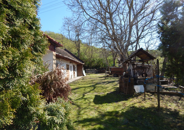 Na predaj chalupa  v Dubníku pri Štúrove  .