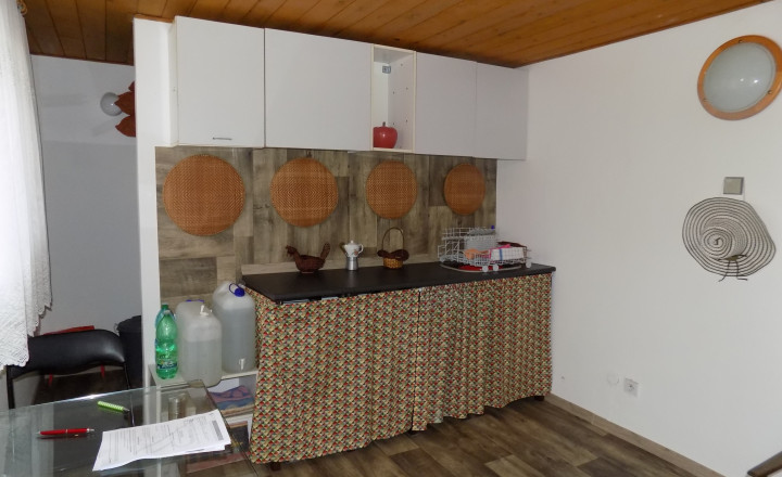 Na predaj chatka v príjemnej lokalite Svit pri  Nových Zámkoch . - fotografia 3
