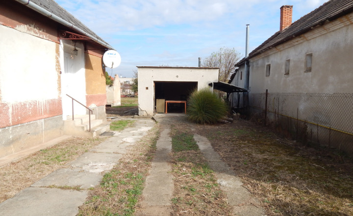 Na predaj 3 izbový rodinný dom v Strekove . - fotografia 16
