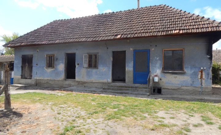 Na predaj vidiecka usadlosť so starším domom, hospodárskymi budovami a pozemkom 2104 m2  v obci  Martovce. - fotografia 18