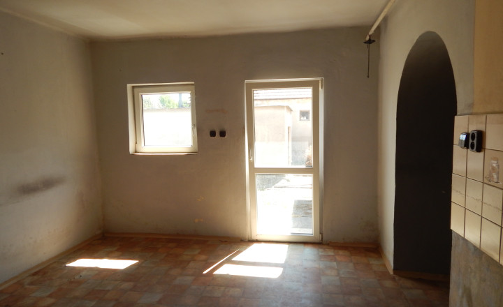 Na predaj 3 izbový rodinný dom v Strekove . - fotografia 3