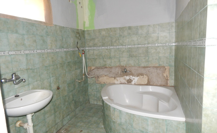 Na predaj 3 izbový rodinný dom v Strekove . - fotografia 12