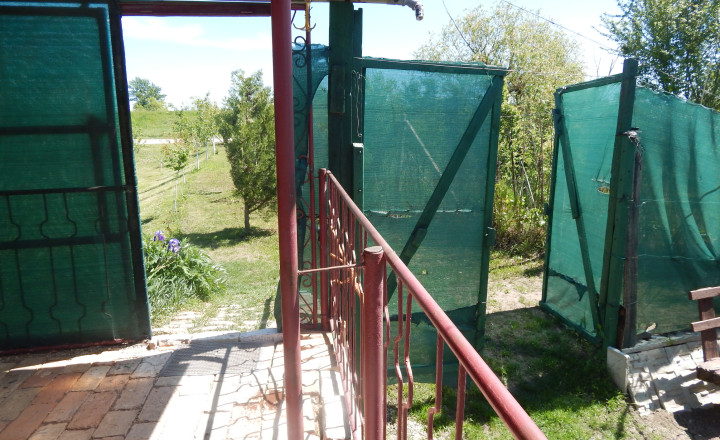 Z vlastného pozemku sa môžete vydať člnom na prieskum okolitej vodnej ríše-Martovce - fotografia 7