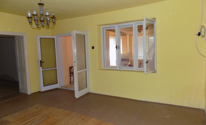 Na predaj zachovalý 3 izb. dom v Rúbani pri Štúrove . - fotografia 9