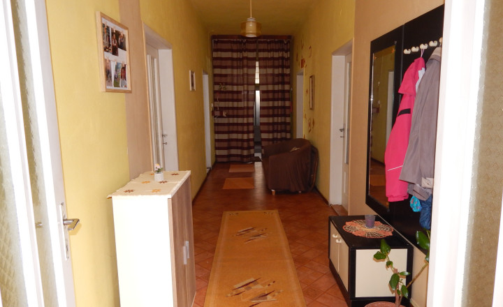 Na predaj veľký 4 izbový dom v Salke -ihneď obývateľný ! - fotografia 12