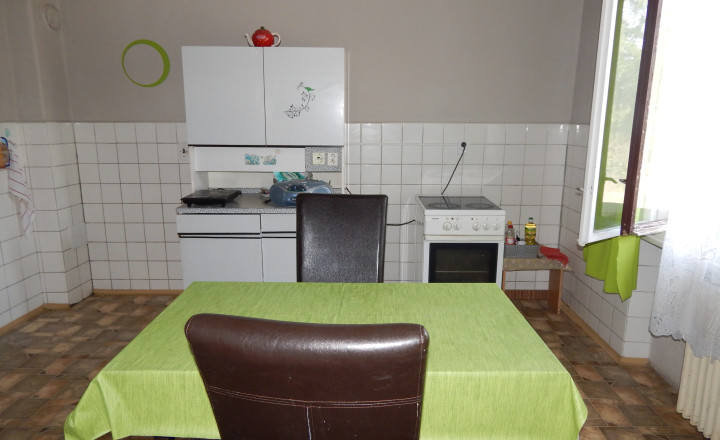 Na predaj veľký 4 izbový dom v Salke -ihneď obývateľný ! - fotografia 14