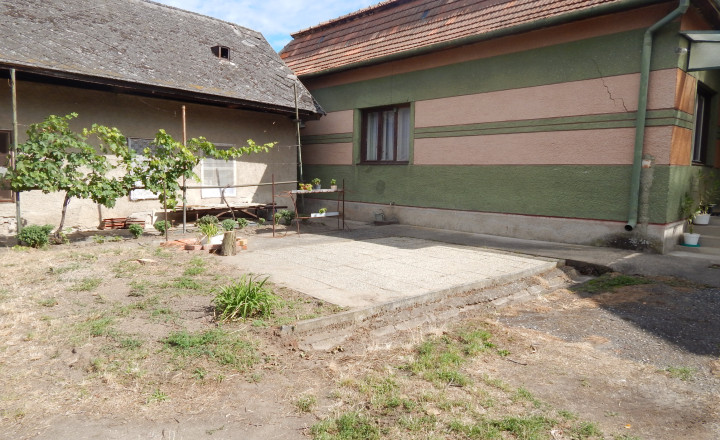 Na predaj veľký 4 izbový dom v Salke -ihneď obývateľný ! - fotografia 25
