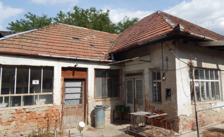Na predaj  4.izb .dom - chalupa v Brutoch - pozemok 741 m2.