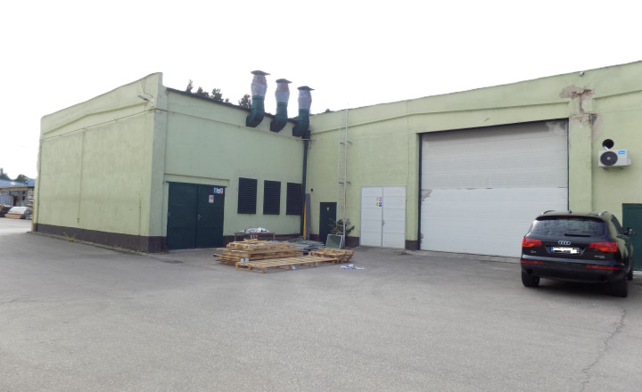 NA PREDAJ: Kompletne prenajatý priemyselný areál (3 857 m²) – Nové Zámky - fotografia 3