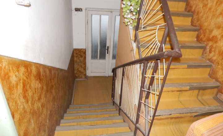 Priestranný 4 -izb . dom v obci  ĽUBÁ pri Štúrove . - fotografia 6